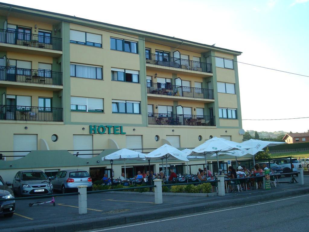 Hotel Brisamar Bañugues Eksteriør billede